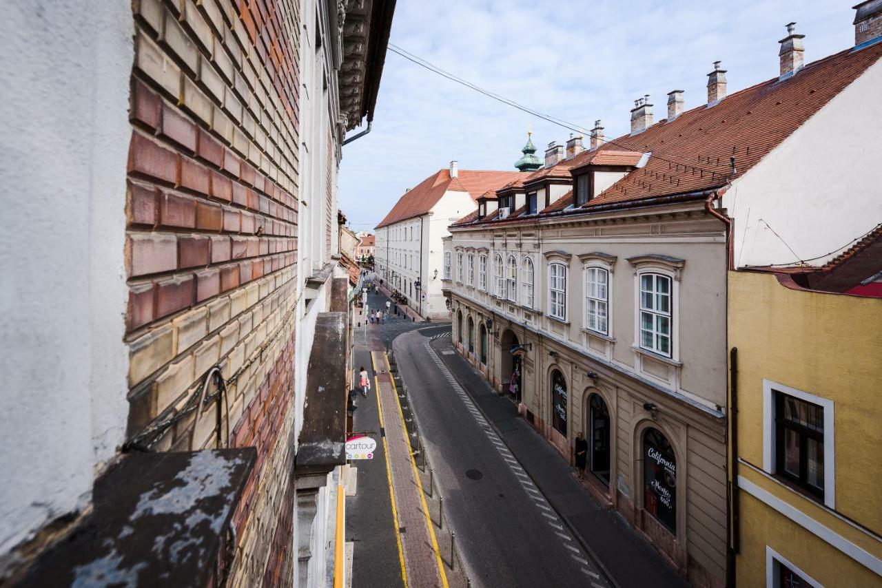 Gold Apartment - Győr Buitenkant foto